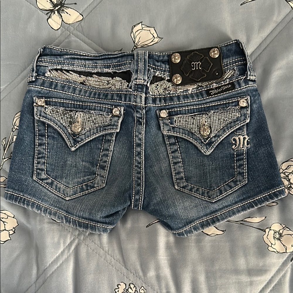 Miss Me Girls JPK5010SH 3" Denim Blue Jean Shorts Size Girls 10 Embellished